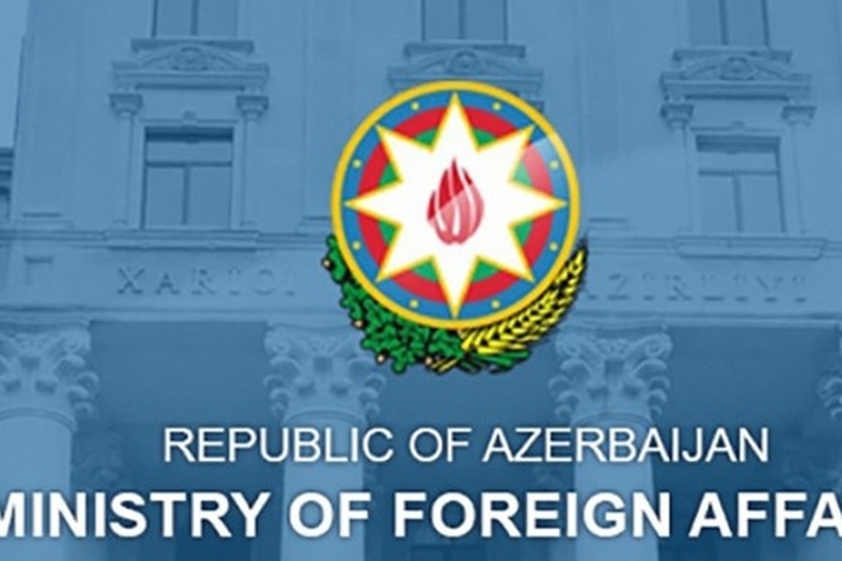 وزارت خارجه جمهوری آذربایجان از احضار سفیر جمهوری اسلامی ایران در این کشور در اعتراض به پرواز ادعایی یک هواپیمای نظامی بر فراز مرز دو کشور خبر داد.