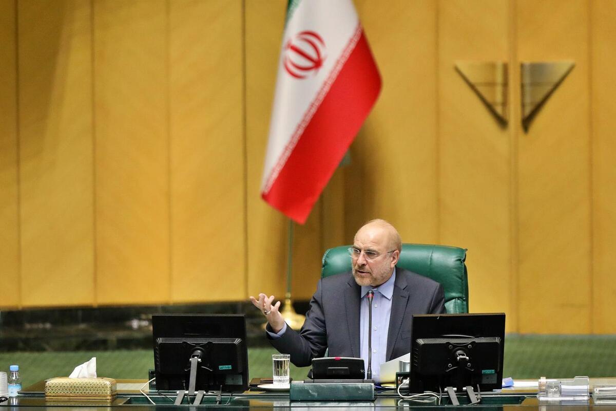 رئیس مجلس شورای اسلامی گفت: مجلس با دقت زیاد توانست بگونه‌ای عمل کند که در بودجه امسال سقف مجموع درآمد‌های دولت و شرکت‌های دولتی نه تنها افزایش پیدا نکرد بلکه حدود ۲.۶ درصد نیز کاهش پیدا کرده است که دستاوردی قابل توجه در تصویب بودجه محسوب می‌شود.