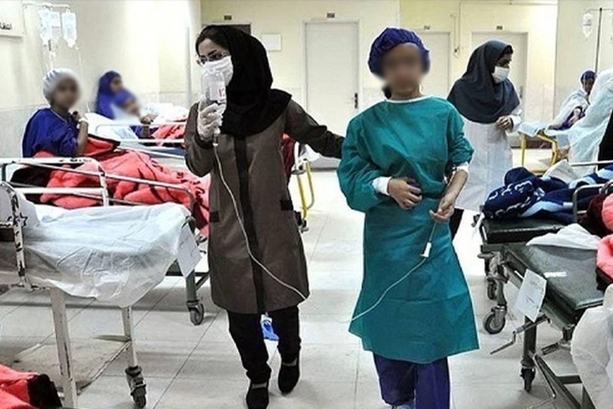 رئیس کارگروه حقیقت یاب مسمومیت دانش آموزان در تشریح نشست امروز این کارگروه گفت: با پیگیری های انجام شده توسط دستگاه های امنیتی و برخورد با بعضی از عاملان در برخی استان های کشور، آمار مسمومیت دانش آموزان رو به کاهش و این موضوع امیدوارکننده است.