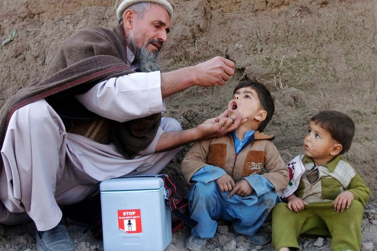 همزمان با اعلام مراحل نهایی محو فلج اطفال در افغانستان از سوی سازمان جهانی بهداشت، دور جدید واکسیناسیون علیه این بیماری از امروز در این کشور آغاز شده است.