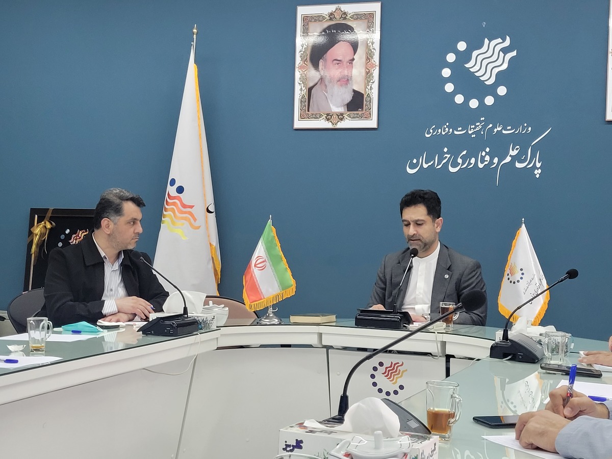 رئیس پارک علم و فناوری خراسان گفت: در چند ماه آینده پردیس فناوری صنایع معدنی را در منطقه خواف افتتاح خواهیم کرد. در این پردیس تعدادی شرکت دانش‌بنیان و فناور مستقر می‌شوند تا بتوانیم باطله‌ها و نخاله‌هایی را که دو دهه است به صورت خام می‌فروشیم وارد زنجیره ارزش کنیم. 