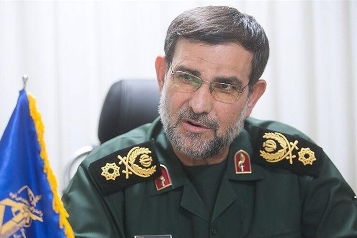 فرمانده نیروی دریایی سپاه پاسداران تاکید کرد: شناور پشتیبانی رزمی شهید مهدوی به موشک‌های کروز ۳۰۰ تا ۷۵۰ کیلومتری و پهپاد‌های عمود پرواز سپهر ۷ با مداومت پروازی ۸ ساعت و برد ۲۰۰ کیلومتر و نیز پهپاد‌های انتحاری با برد ۱۳۰۰ کیلومتر مجهز شده است و می‌تواند ۵ بالگرد نیز با خود حمل کند.