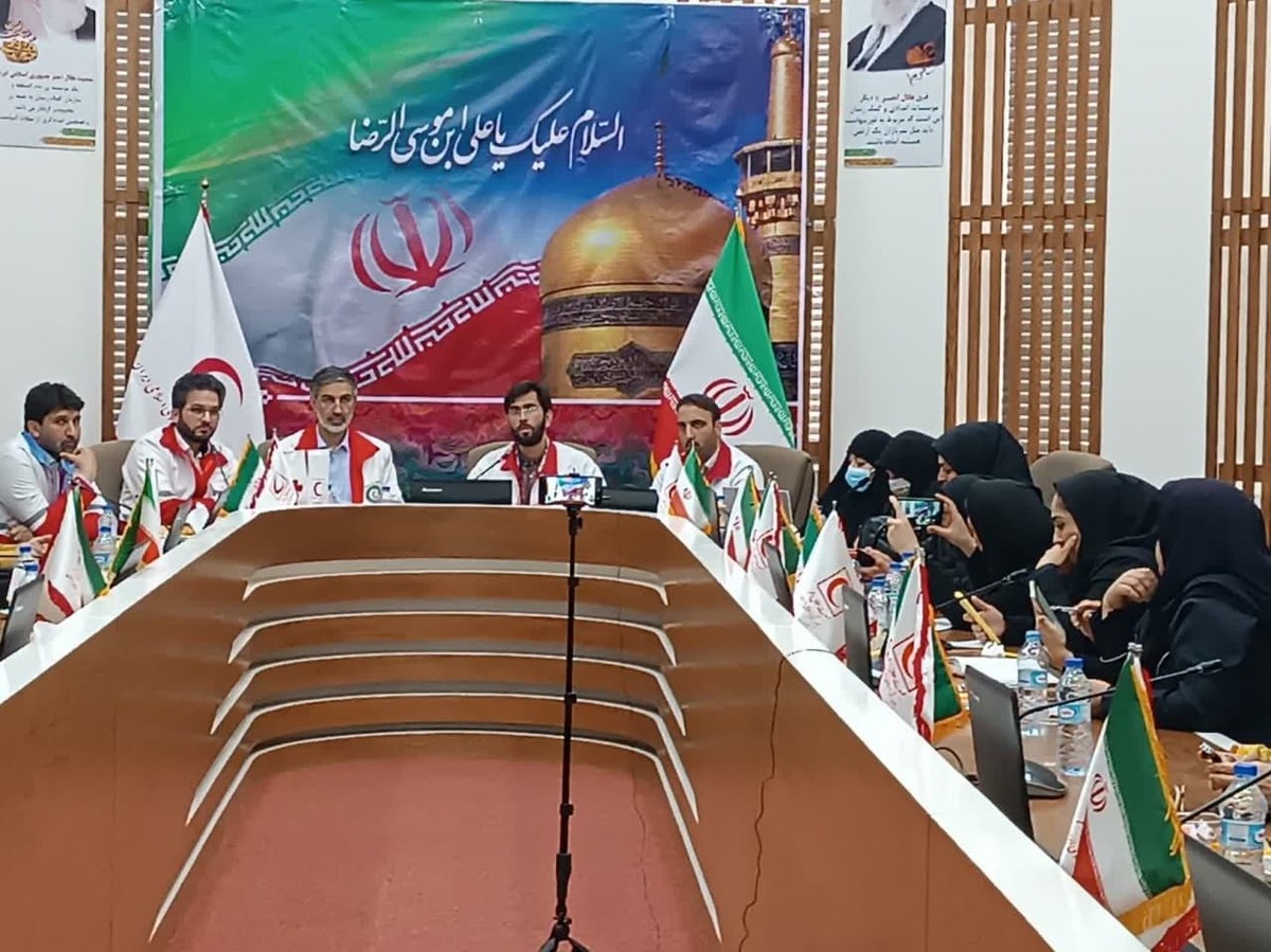 مدیرعامل جمعیت هلال‌احمر خراسان رضوی گفت: حدود ۱۰۰ هزار کیلوگرم کمک‌های بشردوستانه از استان خراسان رضوی به زلزله‌زدگان خوی ارسال شد و این در حالی است که این استان به‌عنوان استان معین و هم‌جوار هم محسوب نمی‌شد.
