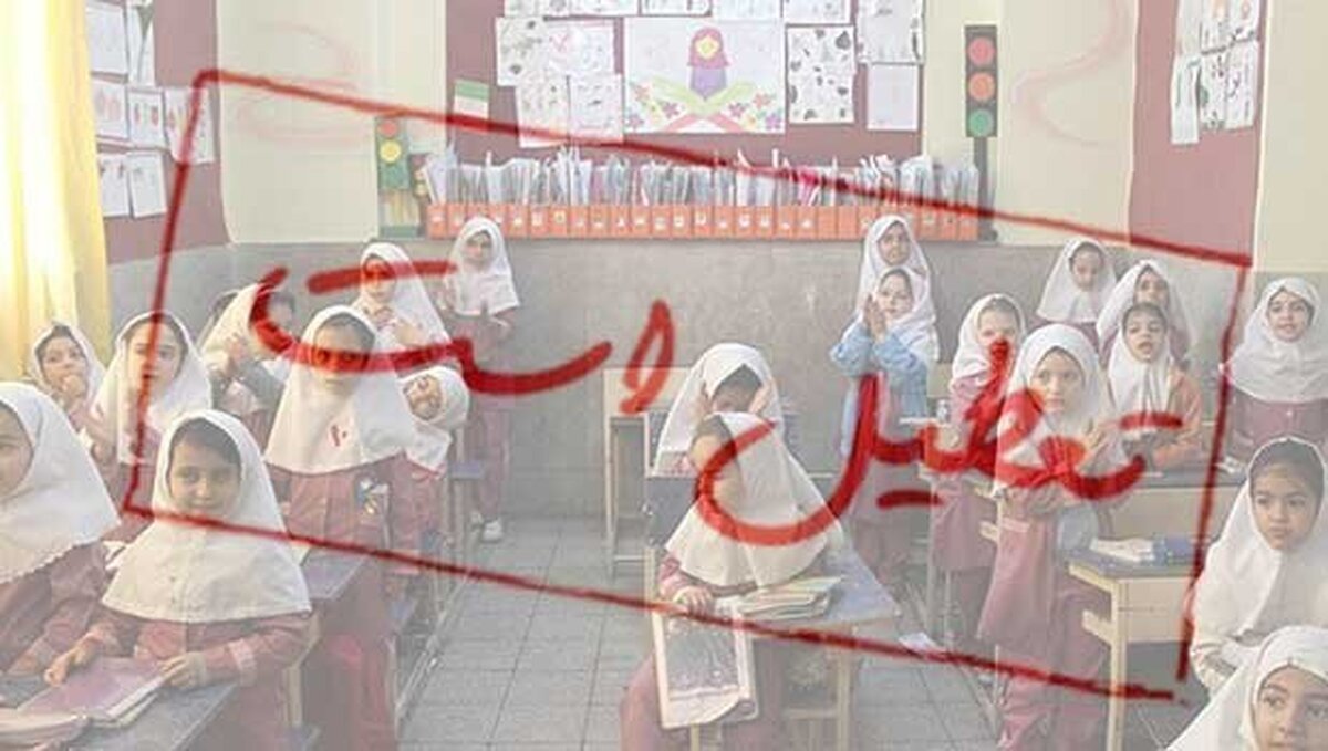 زمان تحویل سال ۱۴۰۲ روز سه‌شنبه ۱ فروردین ۱۴۰۲ ساعت ۰۰ و ۵۴ دقیقه و ۲۸ ثانیه بامداد خواهد بود. در سال جدید ۲۷ روز تعطیل داریم که ۳ روز آن به جمعه افتاده است.