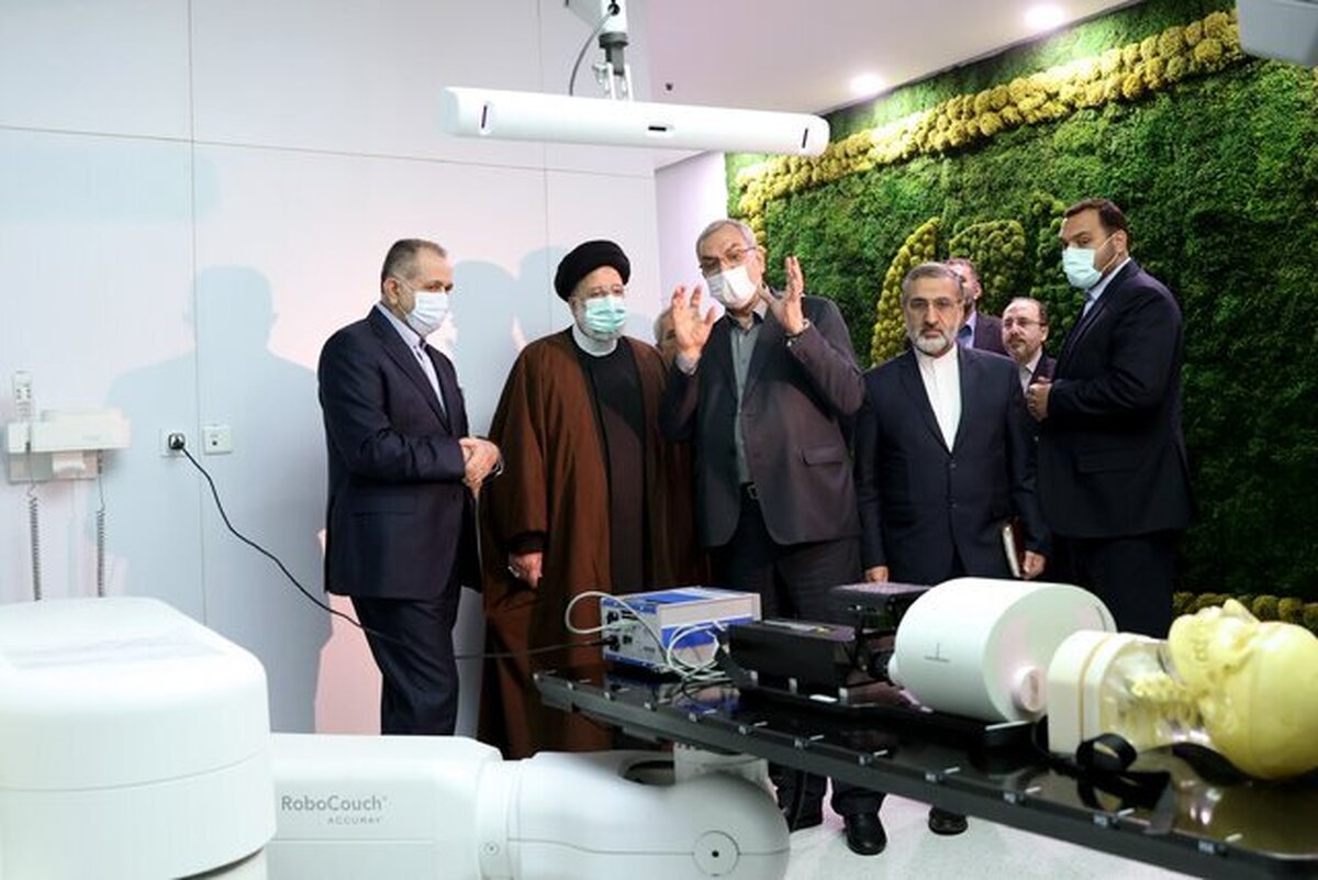 رئیس جمهور تصریح کرد: تلاش دولت فعال‌سازی امکانات و ظرفیت‌های کشور برای ایجاد زندگی توام با عدالت و رفاه اجتماعی برای مردم است و احداث و افتتاح مرکز جامع پیشگیری و درمان سرطان برکت گامی مهم در جهت محرومیت‌زدایی، برخوردار کردن کشور از تشکیلات پیشرفته جهت رفع نیازهای مردم و عین اجرای عدالت است.