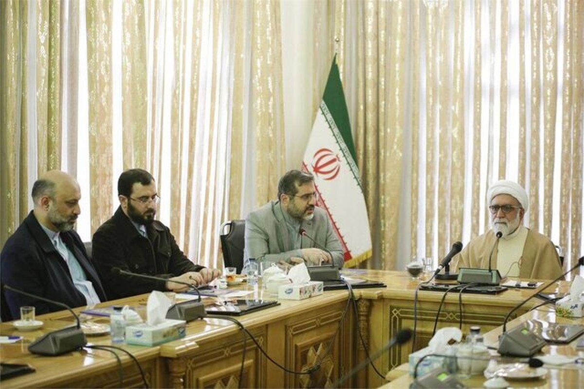 وزیر فرهنگ و ارشاد اسلامی کمک به توسعه صنایع فرهنگی را از ماموریت‌های اصلی رایزنان فرهنگی برشمرد و گفت: در حوزه بین‌الملل آماده استفاده از تمام ظرفیت‌های موجود برای گسترش فرهنگ رضوی و توسعه صنایع مرتبط با آن هستیم.