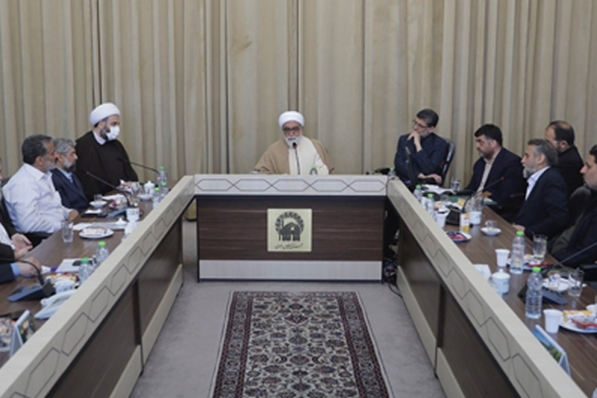 تولیت آستان قدس رضوی گفت: مشهد به عنوان شهر امام رضا(ع) باید در جهاد تبیین، امیدآفرینی به نسل جوان و حفظ وحدت و اتحاد برای کشور الگو و نمونه باشد.