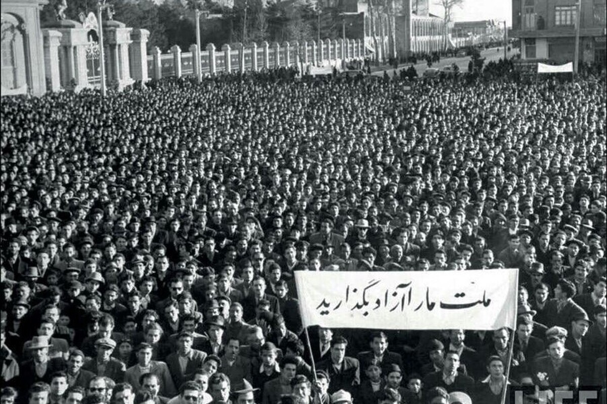صنعت نفت ایران در سال ۱۳۲۹ با محوریت آیت‌الله کاشانی و دکتر مصدق و خواست مردم از استعمار انگلیس خارج و ملی می‌شود و پس از آن نخست‌وزیریِ دولت ملی بنام مصدق رقم می‌خورد.