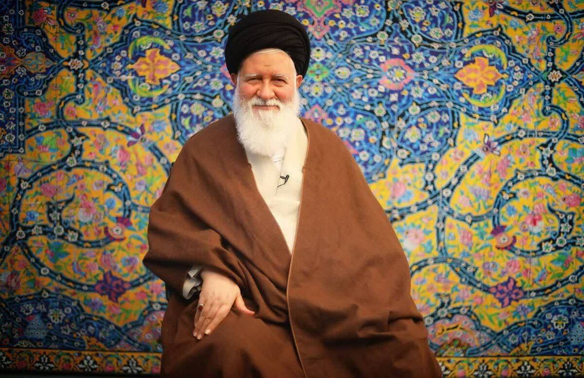 نماینده ولی‌فقیه در استان خراسان‌رضوی گفت: سخنرانی نوروزی رهبری، مصداق یکی از مهم‌ترین سخنرانی‌های رهبر معظم انقلاب در طول سال است تا در سایه آن، نقشه راه مردم و مسئولان برای سال جدید از ابتدا مشخص باشد و فصل جدیدی از مسیر پیشرفت و تعالی، پیش روی مسئولان قرار بگیرد.