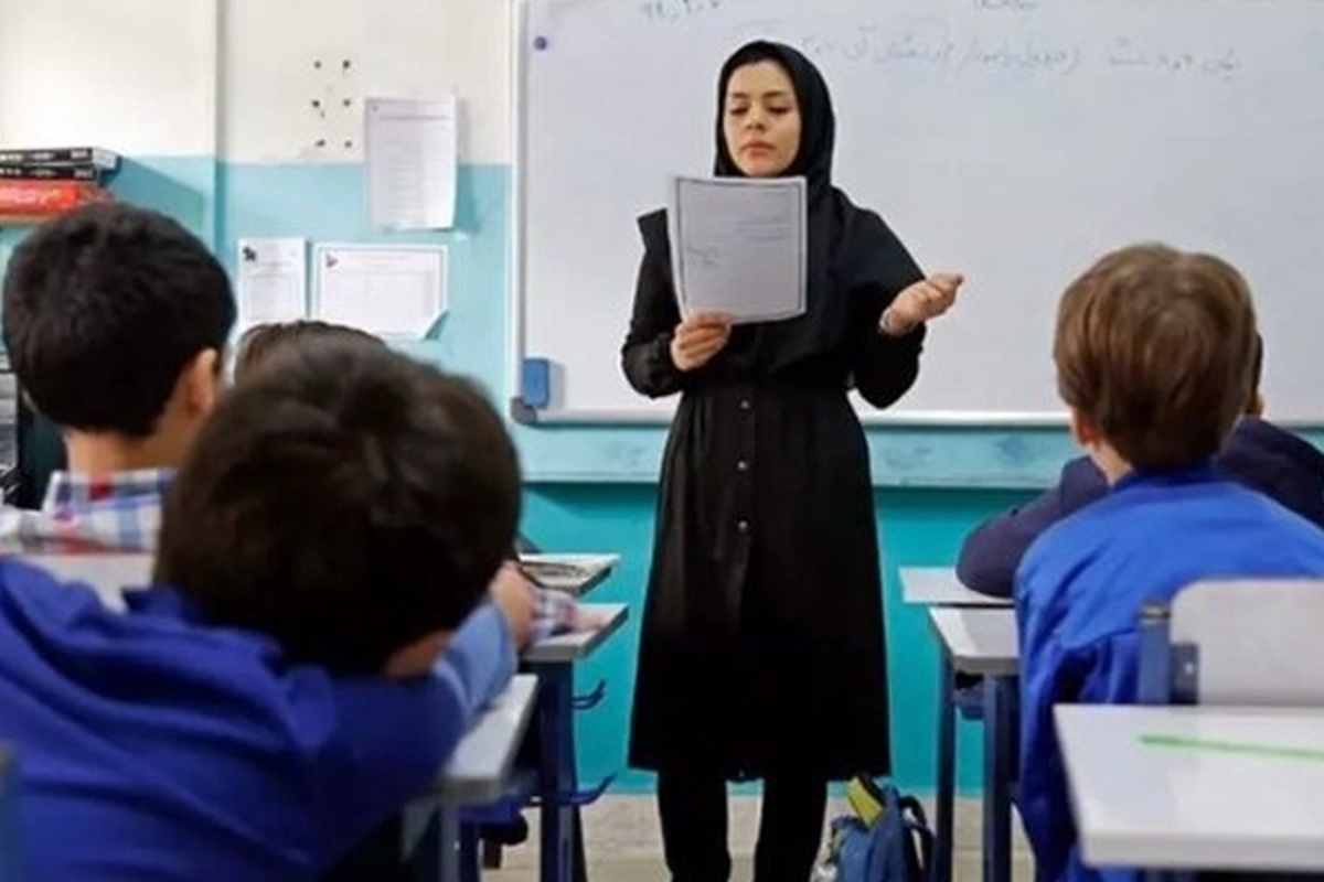 نایب رئیس مجلس شورای اسلامی گفت: حقوق اسفندماه فرهنگیان کشور تا ساعاتی دیگر واریز خواهد شد.