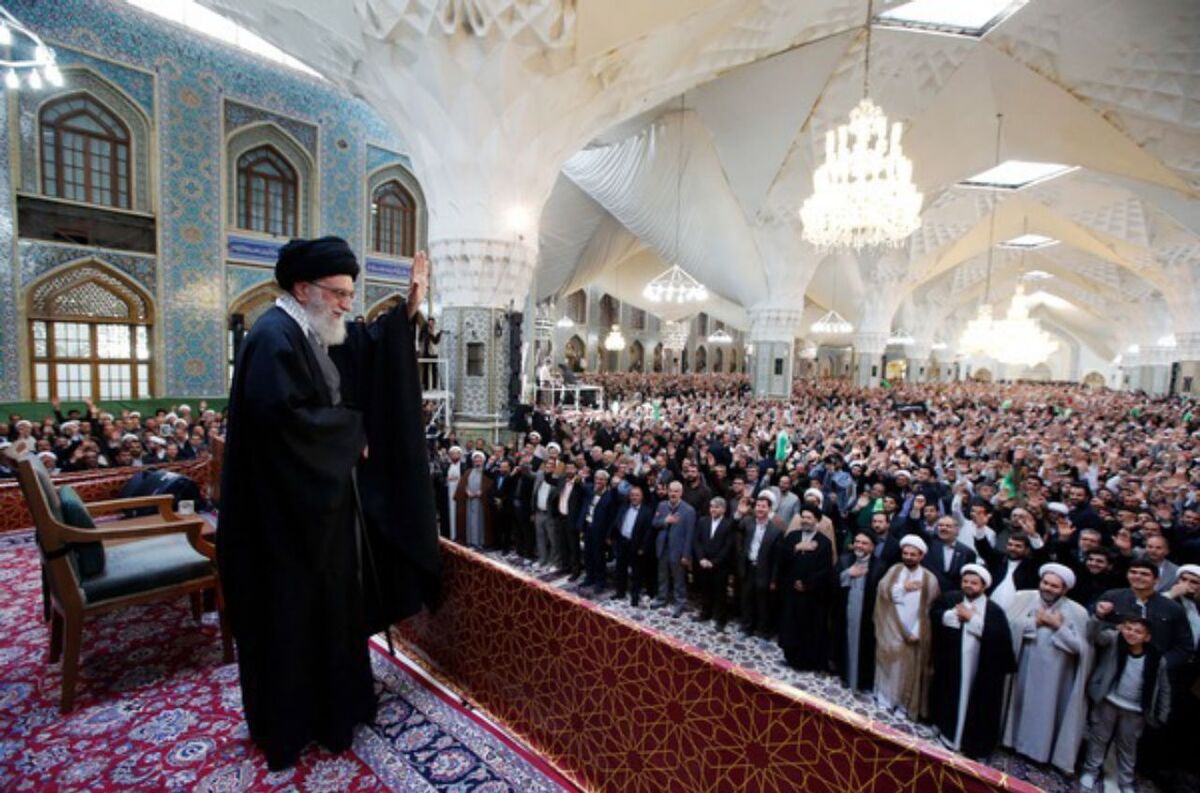 رهبر معظم انقلاب اسلامی هر سال به مناسبت آغاز سال نو در حرم مطهر رضوی حاضر می شوند و به ایراد سخنرانی می پردازند.