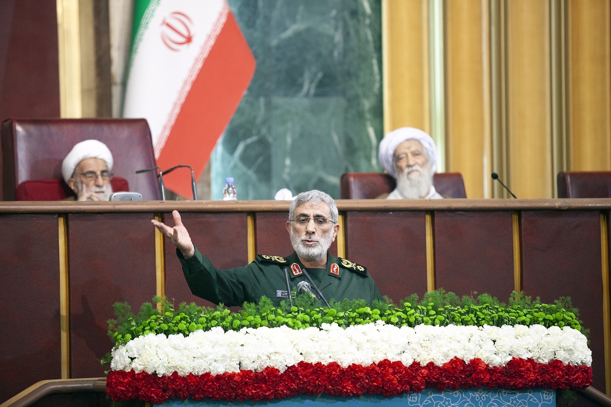 فرمانده نیروی قدس سپاه پاسداران انقلاب اسلامی با اشاره به تعبیر مقام معظم رهبری مبنی بر انتقال جهانی قدرت از غرب به شرق، گفت: همه کسانی که در سطح جهانی، صاحب تحلیل هستند معتقدند کانون اصلی این انتقال قدرت، انقلاب اسلامی است.
