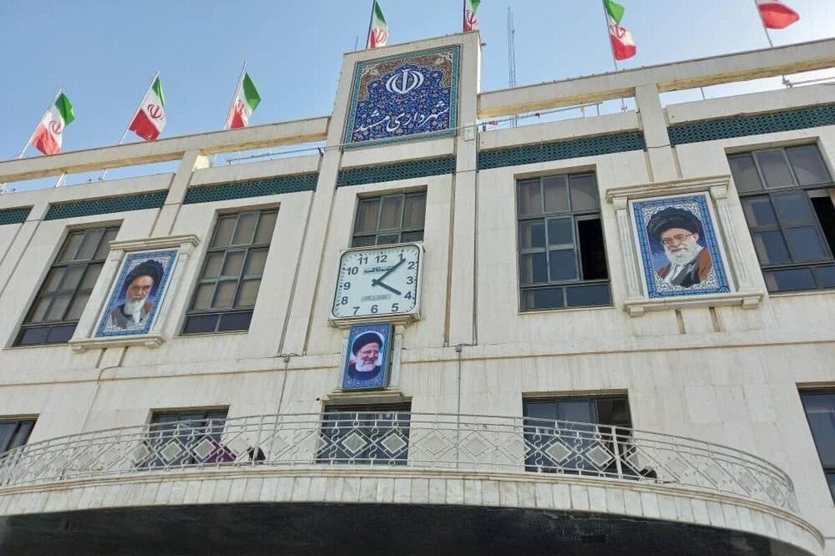 سخنگوی شورای شهر مشهد گفت: قرار بر این بود که اسامی اشخاصی که برای سمت شهردار مشهد اعلام می‌شوند رسانه‌ای نشود، اما اکنون که رسانه‌ای شده نمی‌توانیم تکذیب کنیم. 
