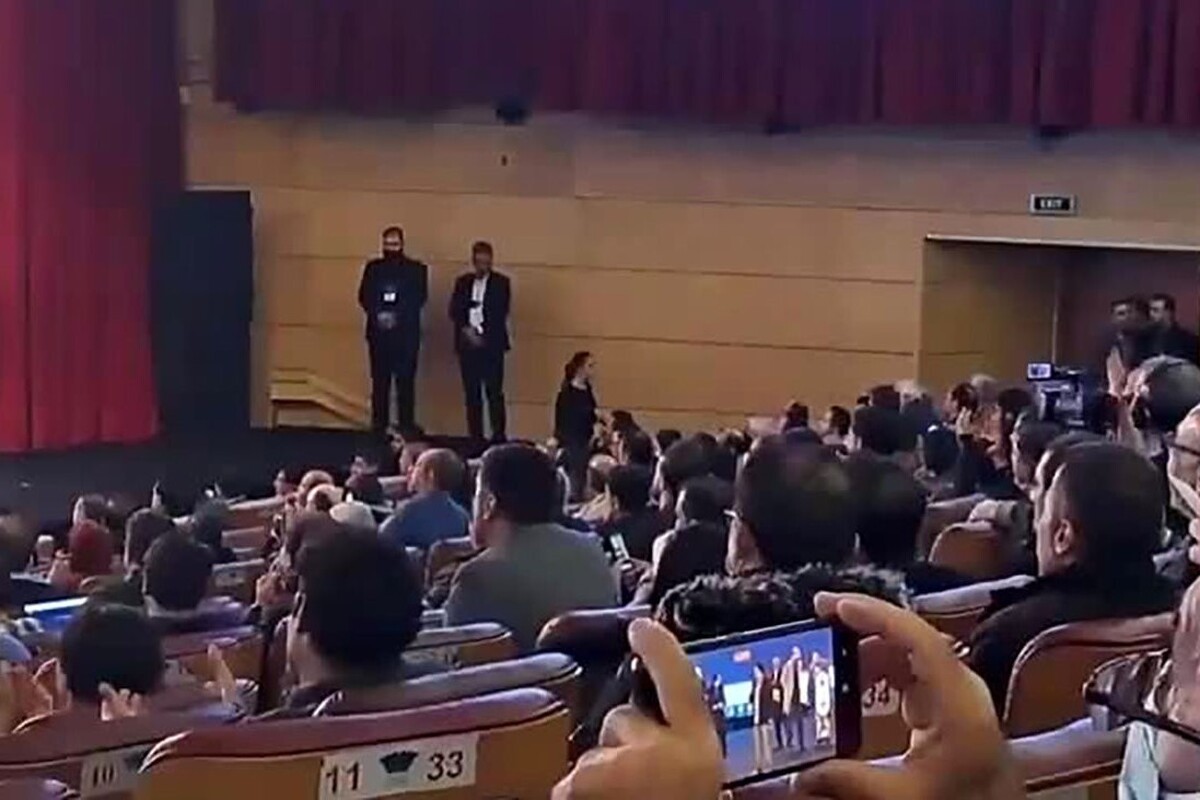 فیلم عذرخواهی زینب کاظمی، کاندیدای هتاک به حجاب در انتخابات سازمان نظام مهندسی در اینستاگرامش منتشر شد.