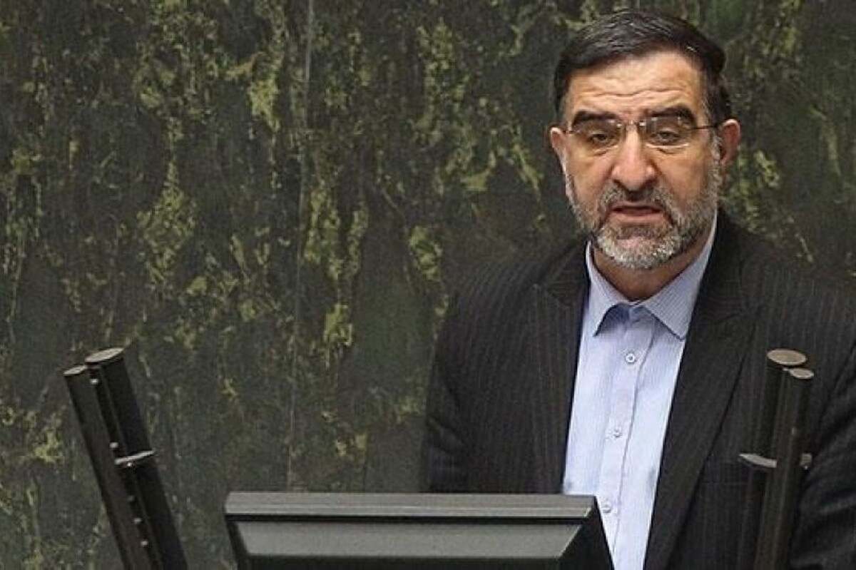 نماینده مردم قم در مجلس خواستار تشکیل تیمی از کمیسیون‌های مربوطه مجلس برای مشخص شدن علت مسمومیت دانش آموزان قمی شد.