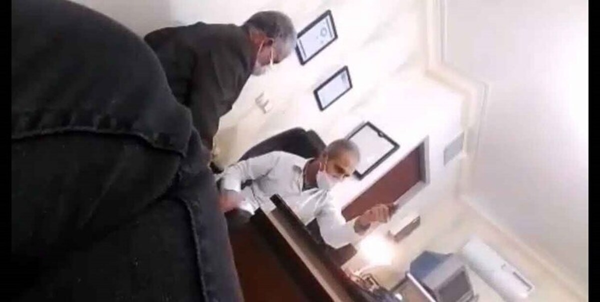 پزشک کاشمری با انتشار کلیپی از همه هموطنانی که از صحبت‌های چندی پیش وی که طی بحث دو نفر در موضوع حجاب در مطبش ضبط شده بود مکدر شده بودند، عذر خواهی کرد.
