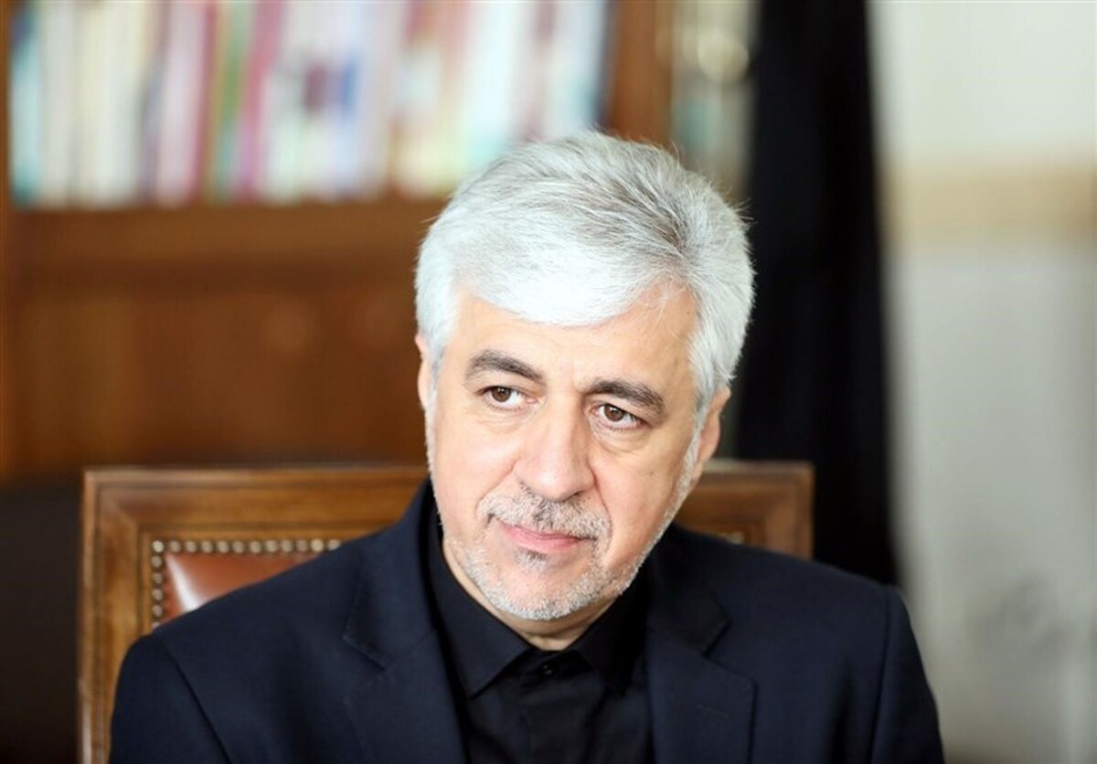 رییس اورژانس کرمان گفت: بعد از حادثه سقوط بالگرد در شهر بافت، وزیر ورزش و جوانان دچار ضربه مغزی شده است و به کرمان منتقل گردیده است.