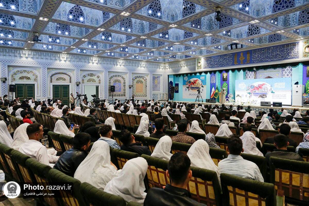 اهدای ۳۵۰ سری جهیزیه به زوجین شرق کشور از طرف آستان قدس رضوی و قرارگاه محرومیت زدایی نیروی زمینی سپاه پاسداران انقلاب اسلامی طی مراسمی در حرم مطهر رضوی برگزار شد.