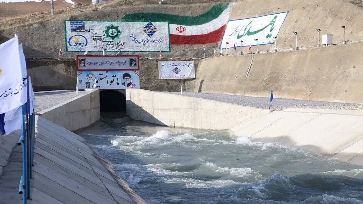 فاز نخست تونل انتقال آب از سد «کانی سیب» به سمت دریاچه ارومیه صبح جمعه توسط سیدابراهیم رئیسی، رئیس جمهور به بهره‌برداری رسید.