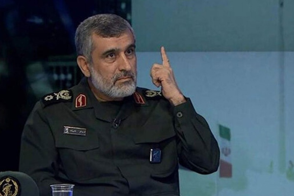 سردار حاجی زاده گفت: ان‌شاءالله بتوانیم ترامپ، پمپئو و فرماندهان نظامی که دستور ترور حاج قاسم سلیمانی را دادند، بکشیم.