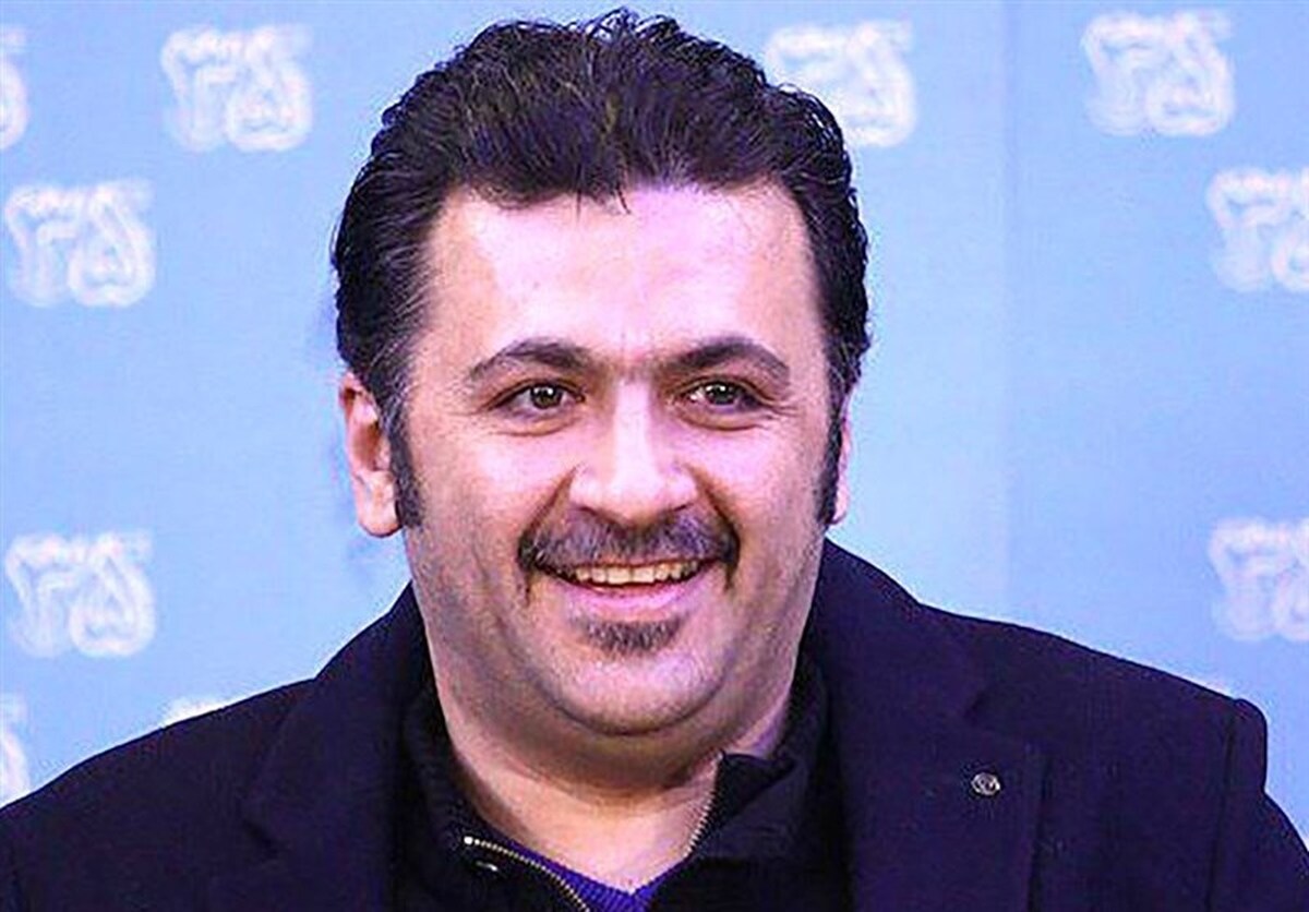 سریال خط قرمز اولین حضور رسمی عبدلی در قاب تلویزیون است.