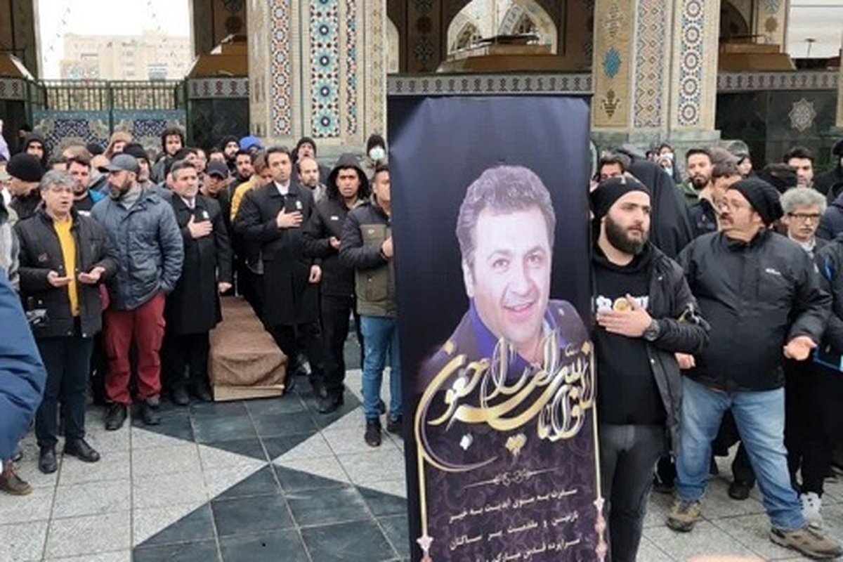 پیکر شهرام عبدلی بازیگر سینما و تلویزیون دقایقی دیگر با حضور هنرمندان و علاقه‌مندان بدرقه و تشییع خواهد شد.