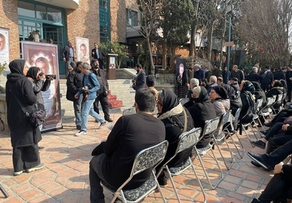 مراسم تشییع پیکر زنده‌یاد شهرام عبدلی با حضور جمعی از هنرمندان در خانه هنرمندان برگزار شد.