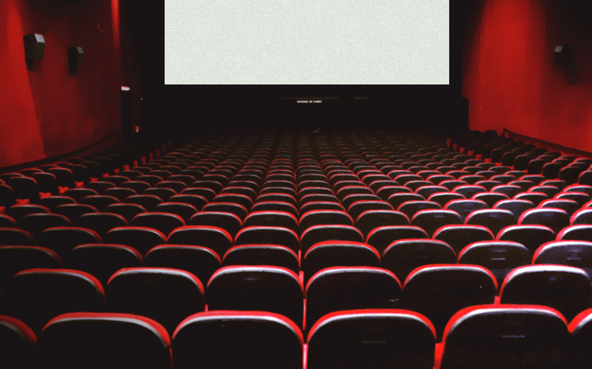 دبیر شورای صنفی نمایش با بیان اینکه سه فیلم از فیلم‌های روی پرده سینما به اکران نوروز راه پیدا می‌کنند، ۱۴ اسفندماه را آخرین مهلت متقاضیان اکران نوروزی اعلام کرد.