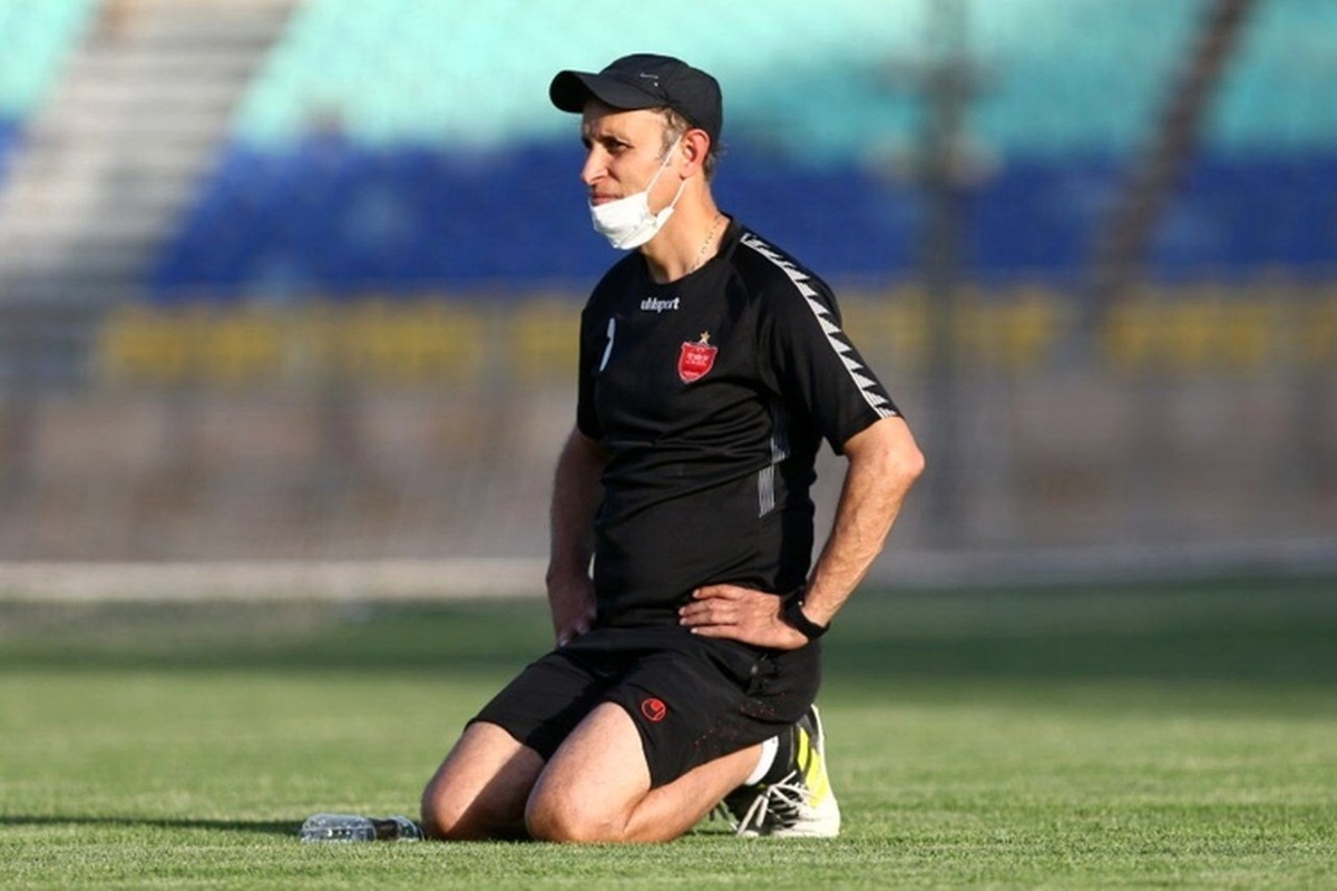 سرمربی پرسپولیس از شرایط موجود در باشگاهش شاکی است.
