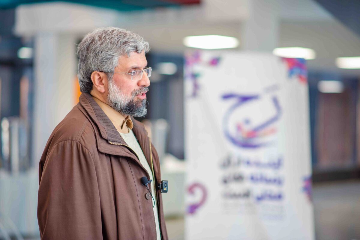 مدیرعامل موسسه فرهنگی و هنری خراسان اعتقاد دارد که تمام رسانه های رسمی، امروزه به جای تولید خبر و تحلیل مدیریتی و سازمانی، می بایست به سمت و سوی استفاده از ظرفیت های مردمی حرکت کنند.
