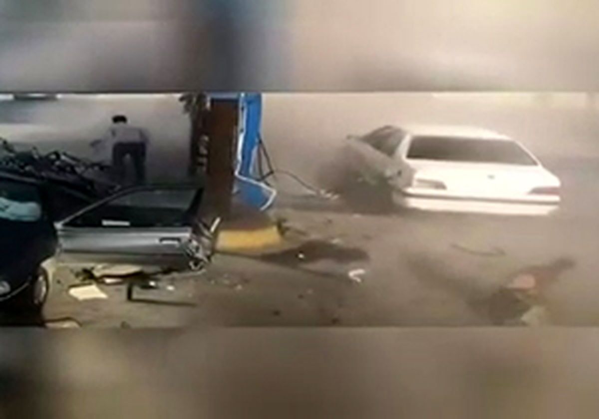 جانشین فرماندهی انتظامی مشهد از انفجار کپسول گاز سی ان جی یک دستگاه پژو پارس خبر داد.