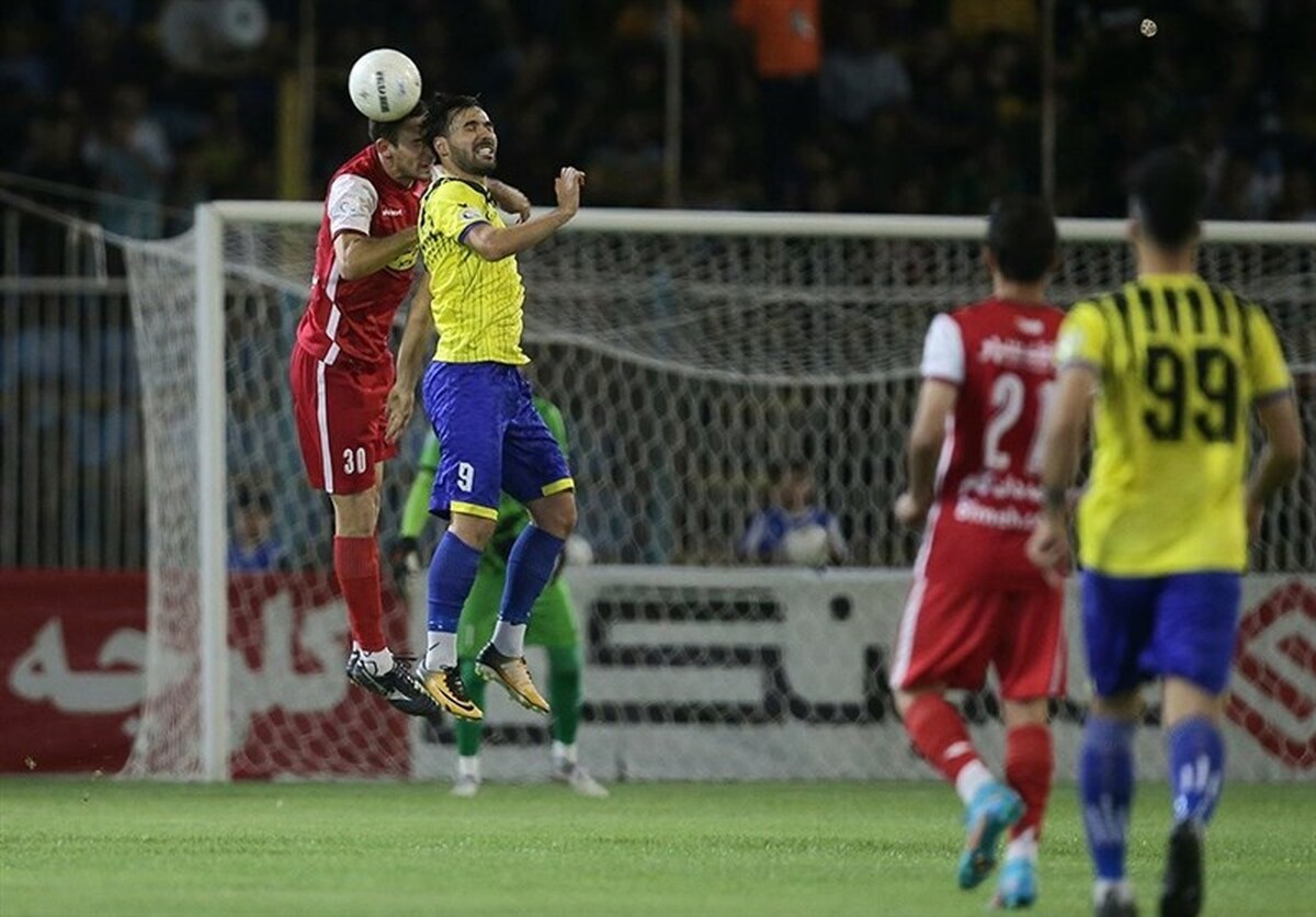 پرسپولیس موفق شد نفت مسجدسلیمان را شکست دهد و در کورس قهرمانی بماند.