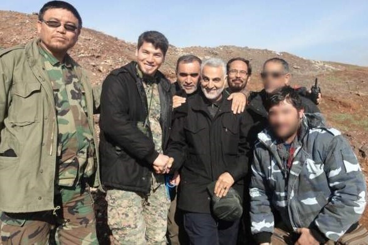 ابوحامد مجاهد افغانستانی و شهید مدافع حرم، یکی از یاران سردار سلیمانی بود که تاریخ جدیدی را برای افغانستانی ها رقم زده و باعث پیروزی‌های پیاپی لشکر فاطمیون شد.