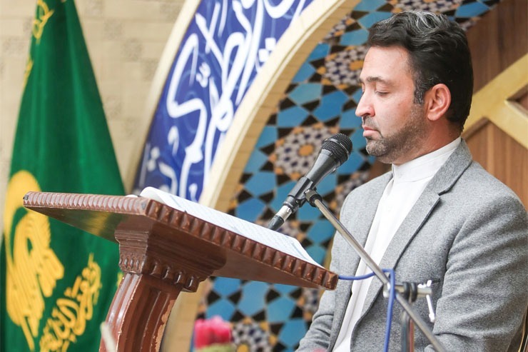 قاری و مؤذن حرم مطهر علاوه‌بر موفقیت‌های قرآنی برای اجرای تواشیح به بیش از ۲۵ کشور جهان سفر کرده است.