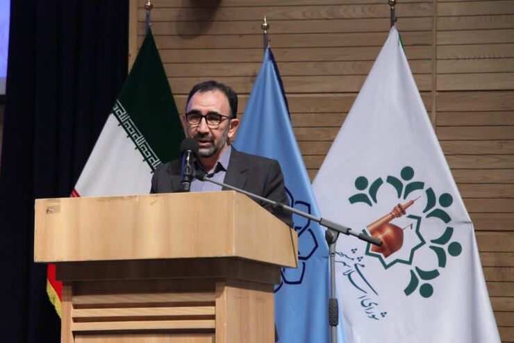استاندار خراسان رضوی گفت: نکته قابل توجه که همه مکلف هستند به آن توجه کنند این است که ما در عین حالی که وظیفه خدمت‌گذاری و خدمت‌رسانی به آحاد مردم ایران اسلامی در مسئولیت‌های مختلف را داریم، نظام‌سازی به ویژه در محتوا اداره این نظام مقدس و اجزای آن را نیز برعهده داریم.