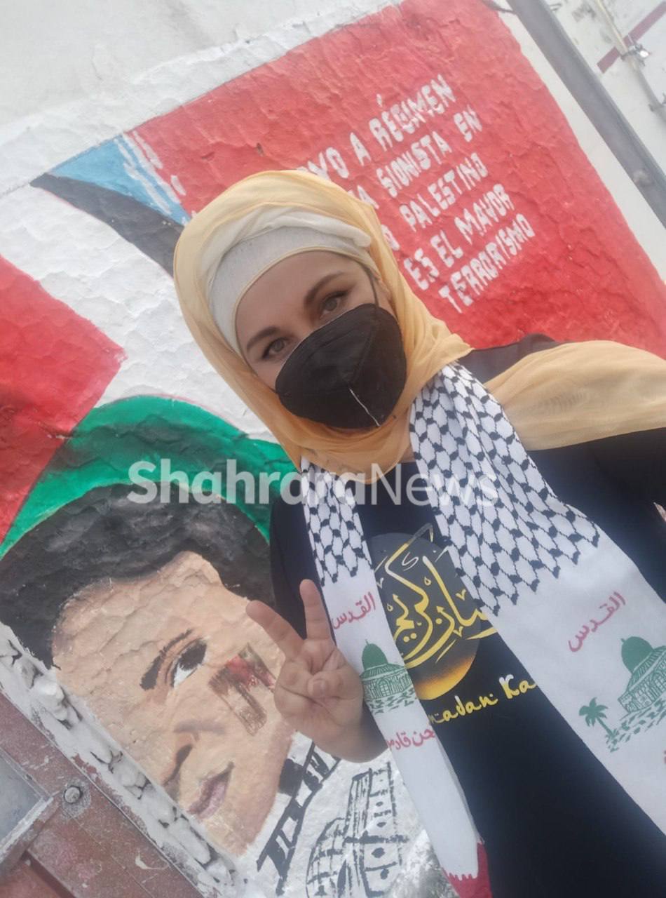 نقاشی دیواری امام خمینی (ره) و قدس در مکزیکو سیتی توسط یک دختر مکزیکی