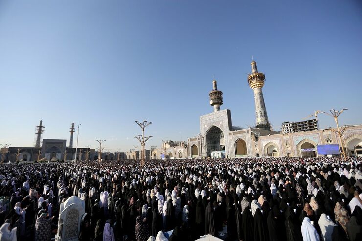 معاون اماکن متبرکه حرم مطهر امام رضا (ع) گفت: نماز عید فطر در بارگاه منور امام علی بن موسی الرضا(ع) به امامت آيت الله علم الهدی اقامه خواهد شد.