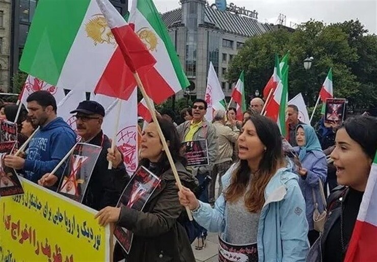 سوئد ازجمله کشورهای اروپایی بوده که به محیطی امن برای منافقین تبدیل شده است.