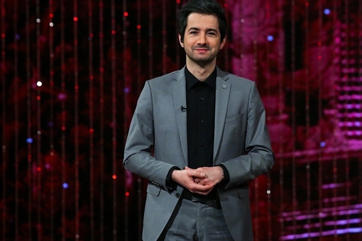 مجری برنامه «ماه من» و «سمت خدا» گفت: بعد از سحر، در ذهن من خستگی تصاعدی ایجاد می‌شد، درنتیجه امسال از خودم راضی نیستم و از اینکه سر جای خودم نیستم ناراحتم، تعارف هم ندارم. خودم از خودم راضی نیستم.