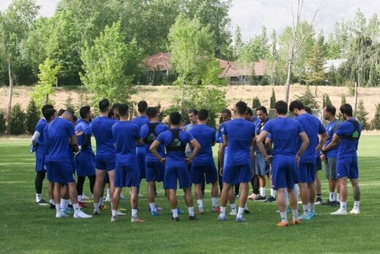تیم فوتبال استقلال علاوه بر قهرمانی به دنبال رسیدن به رکوردهای مختلف در لیگ برتر است.
