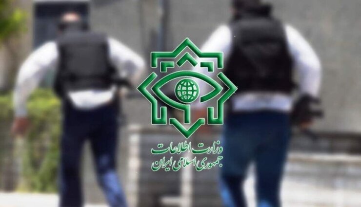 عده‌ای از عناصر معاند و نفوذی که در ادامه تحرکات و برنامه‌ریزی‌های قبلی در تلاش بودند در آستانه روز معلم مطالبات به‌حق معلمان را به حاشیه بکشانند، توسط سربازان گمنام امام زمان (عج) بازداشت شدند.