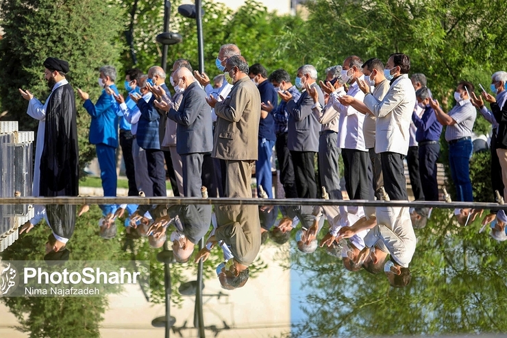 نماز عید فطر شکرگزاری از پروردگاری است که یک ماه فرصت بندگی و طاعت و عبادت خود را به مومنان داده و یکی از رسوم مورد اتفاق مذهب مختلف اسلام است، اما در چگونگی خواندن آن نکاتی وجود دارد.