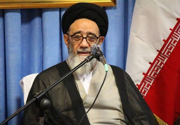 امام‌جمعه تبریز گفت: دولت بایدن با مقصرسازی ایران به‌خاطر عدم موافقت با پیشنهاد آمریکا مبنی بر باقی‌ماندن نام سپاه قدس در فهرست گروه‌های تروریستی درصدد است ایران را پای میز مذاکره‌ای منطقه‌ای و موشکی بکشاند.
