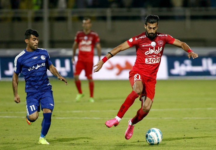 باشگاه پرسپولیس به شدت از نحوه انتخاب قهرمان لیگ بیست و یکم در صورت مساوی بودن امتیاز‌ها انتقاد کرده است. مسئولان این باشگاه معتقدند در سنجش، بازی رو در رو گل زده نباید ملاک قرار بگیرد.