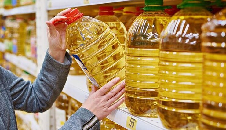 معاون توسعه بازرگانی وزارت جهاد کشاورزی از واردات ۲۰۰ هزار تن روغن خام به کشور برای تامین نیاز کشور خبر داد.