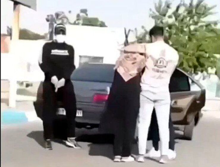 ویدئویی از یک زورگیری با سلاح گرم در فضای مجازی منتشر شده در شهرک وائین در شهریار است.