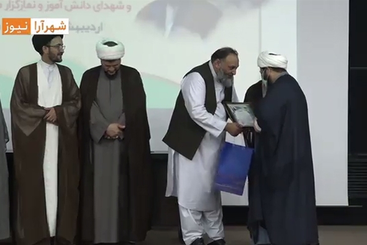 این همایش در راستای بزرگداشت شهادت روحانیت جهادی شهیدان اصلانی و دارایی، تجلیل از خانواده معظم این دو شهید بزرگوار و همچنین بزرگداشت شهدای دانش‌آموز و نمازگزار مظلوم افغانستان در حرم مطهر رضوی برگزار شد.