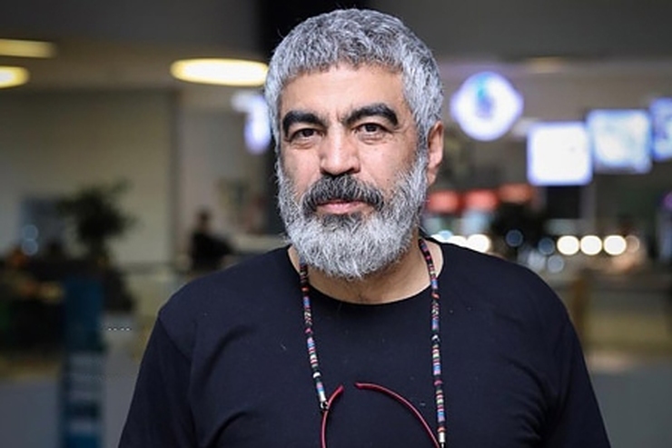 درحالی که رئیس سازمان صداوسیما گفته که قدر استعداد‌های سازمان را می‌داند؛ ولی معلوم نیست چرا سروش صحت کنار گذاشته شده است.