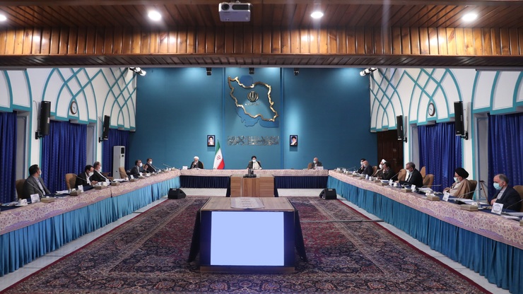 بر اساس آخرین تصمیم دولت، در راستای هدفمندی ارز ۴۲۰۰تومانی، افزایش قیمت کالا‌های اساسی همچون نان، روغن، مرغ، تخم مرغ و شیر منتفی و مقرر شد، این کالا‌ها به فیمت شهریور۱۴۰۰ در حد نیاز متعارف مردم نامین شود.