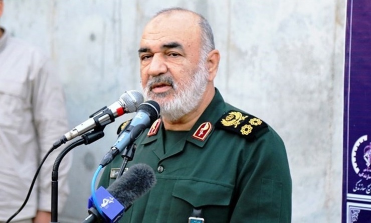 فرمانده کل سپاه گفت: ما امروز از هر زمان دیگری قوی‌تر هستیم. این سختی‌ها را پشت سر خواهیم گذاشت و شادی‌هایمان را تقسیم می‌کنیم. ما در آینده نزدیک بر دشمنان‌مان غلبه نهایی خواهیم کرد.